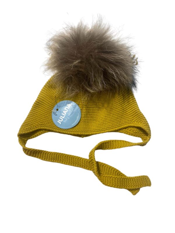 Gorro aviador  con pompon natural mostaza